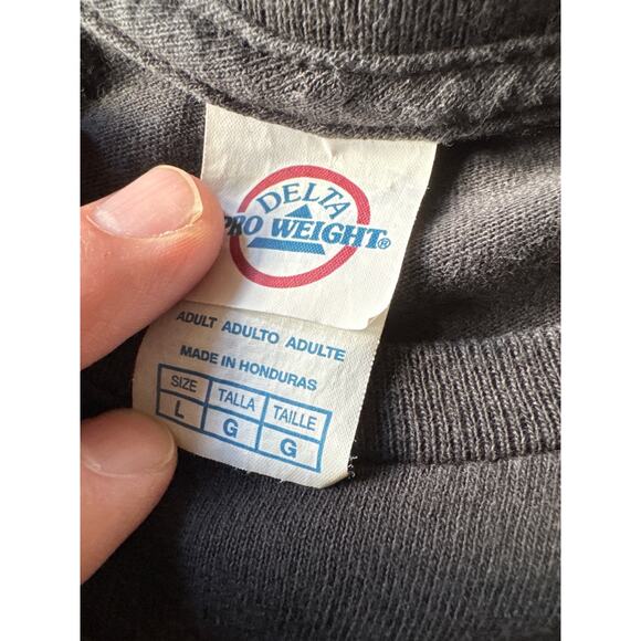 Vintage NHL Phoenix Coyotes Hockey Team Black M Delta Pro Weight Tuxedo T-shirt - Picture 2 of 6